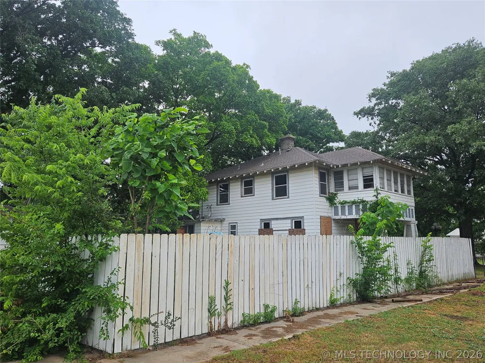 124 E 2nd Stroud, OK 74079