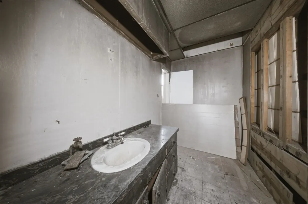 124 E 2nd Stroud, OK 74079
