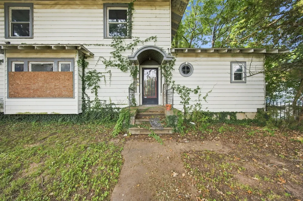 124 E 2nd Stroud, OK 74079