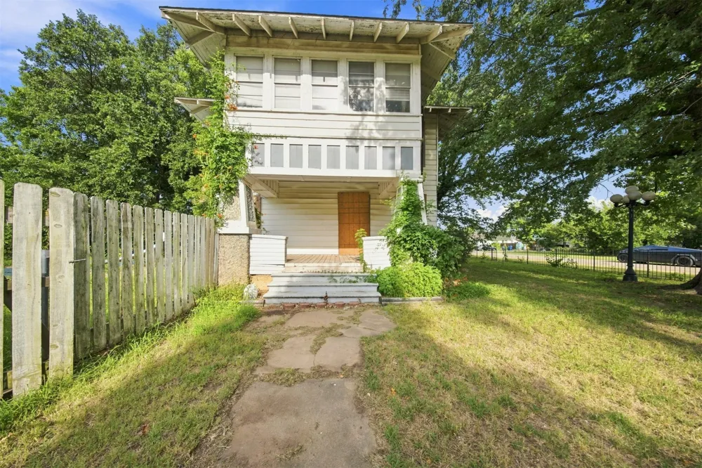 124 E 2nd Stroud, OK 74079
