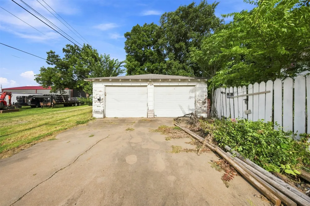 124 E 2nd Stroud, OK 74079