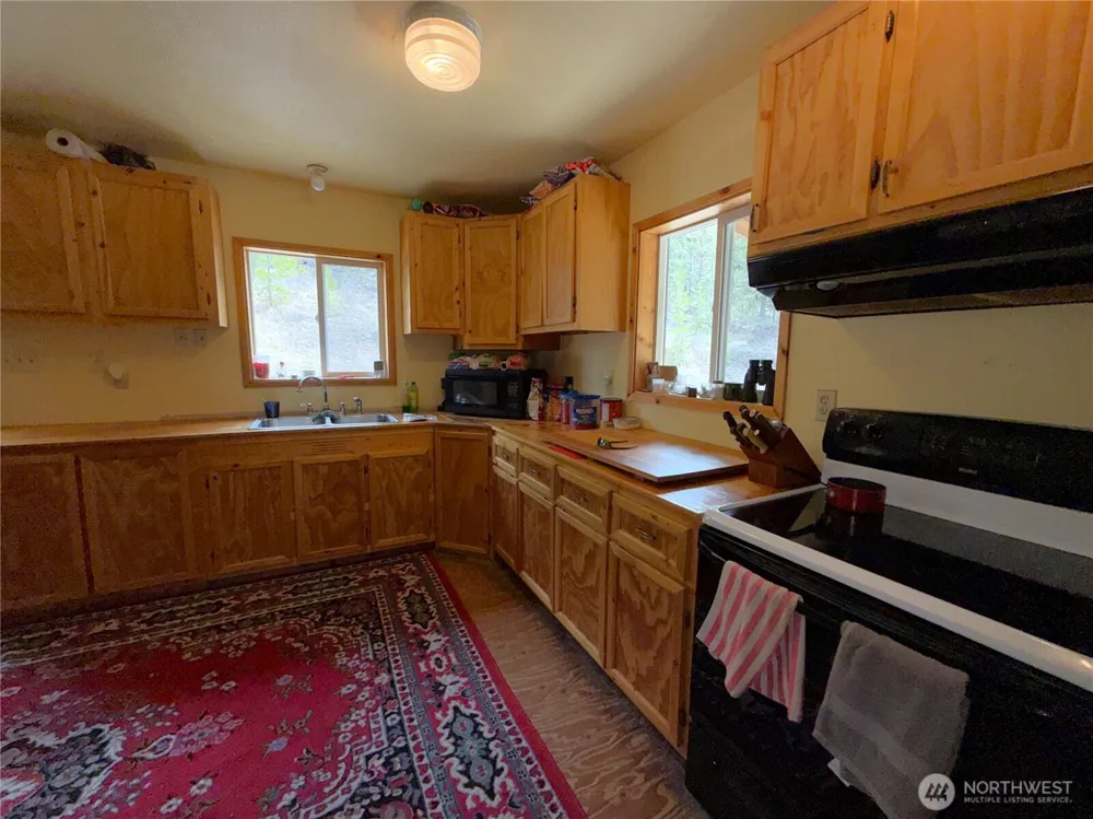 37 Gardner Creek Road Republic, WA 99166