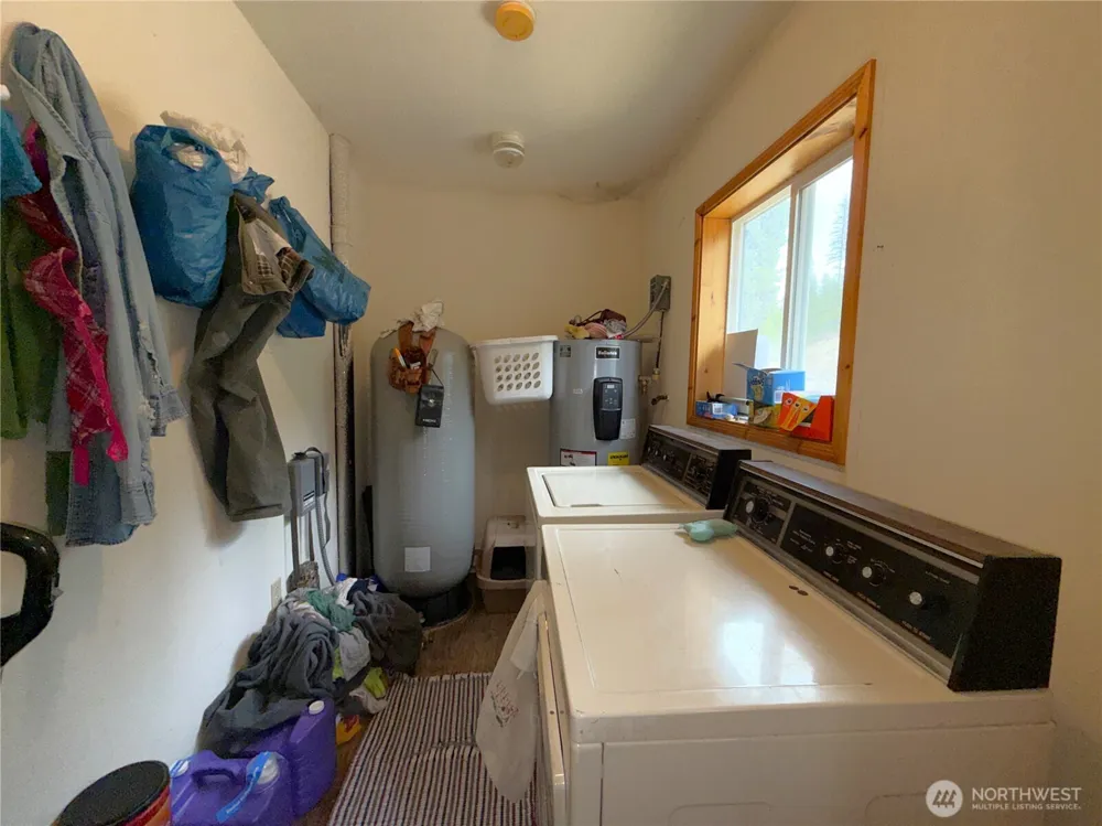 37 Gardner Creek Road Republic, WA 99166