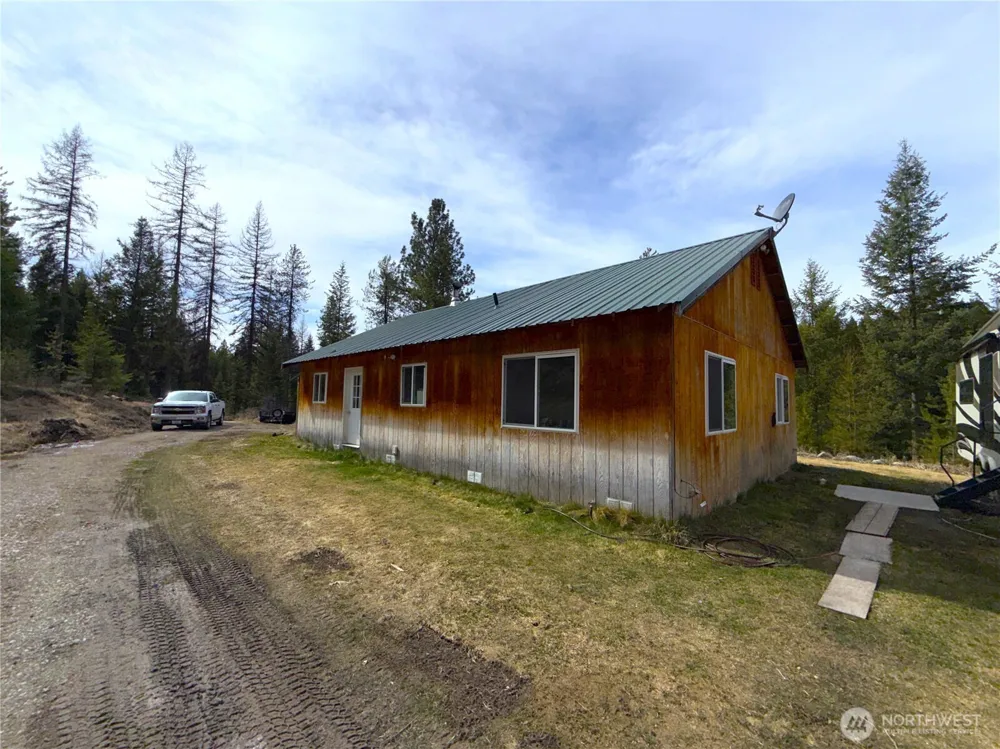 37 Gardner Creek Road Republic, WA 99166