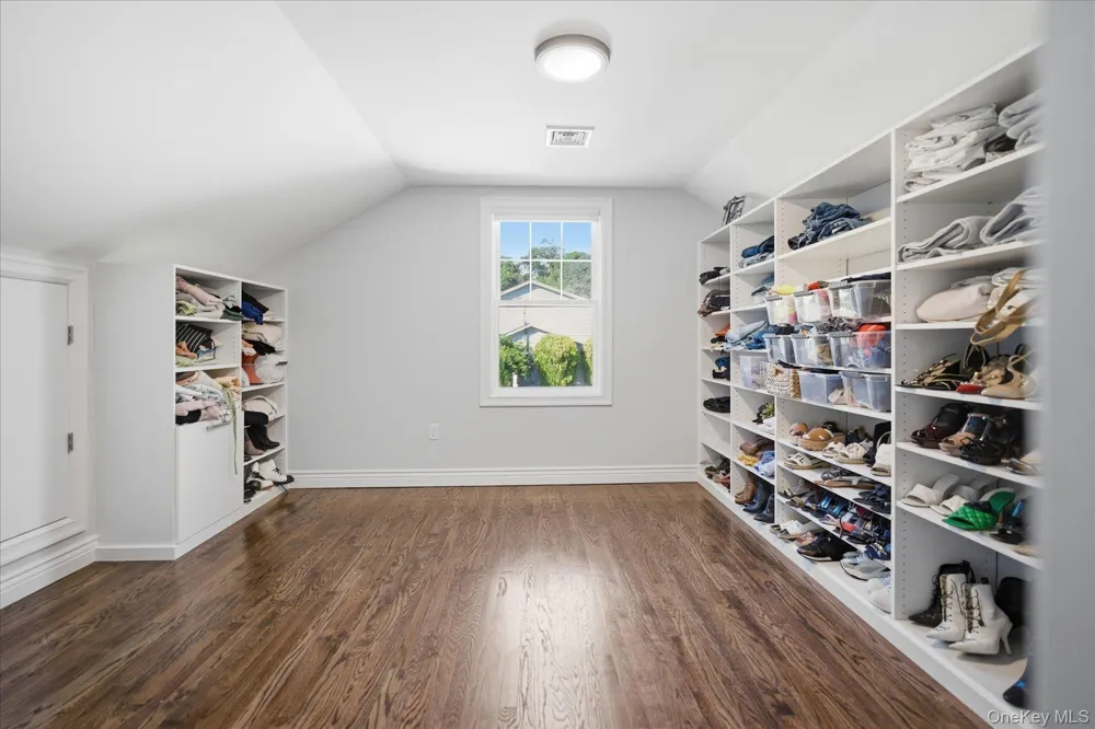 174 Warner Road Huntington, NY 11743