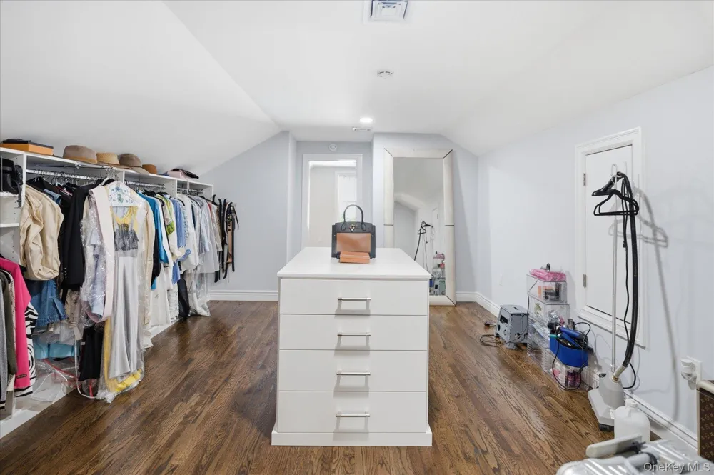 174 Warner Road Huntington, NY 11743