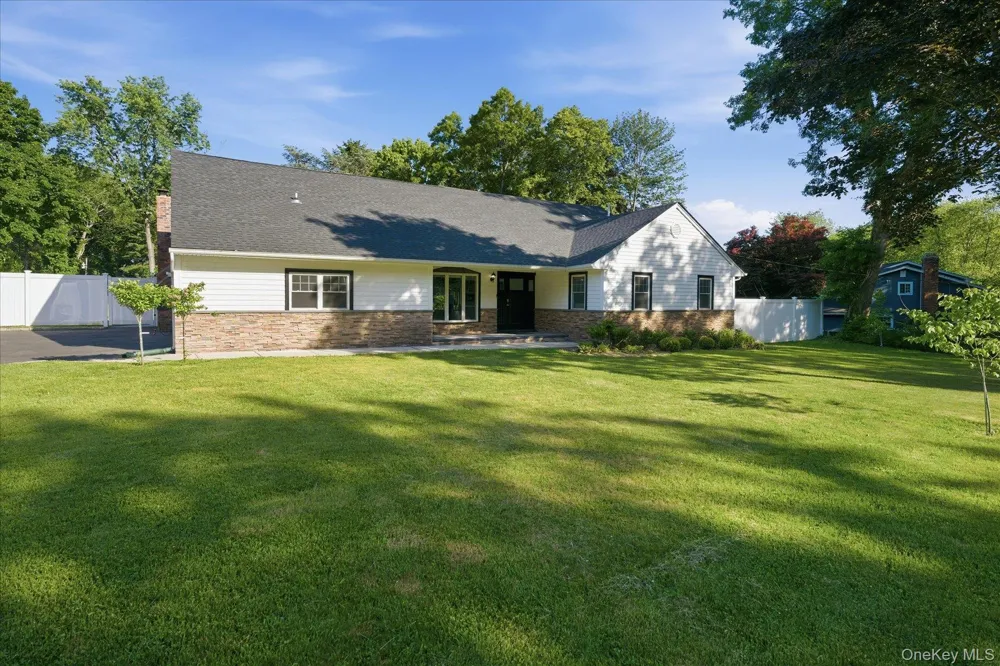 174 Warner Road Huntington, NY 11743