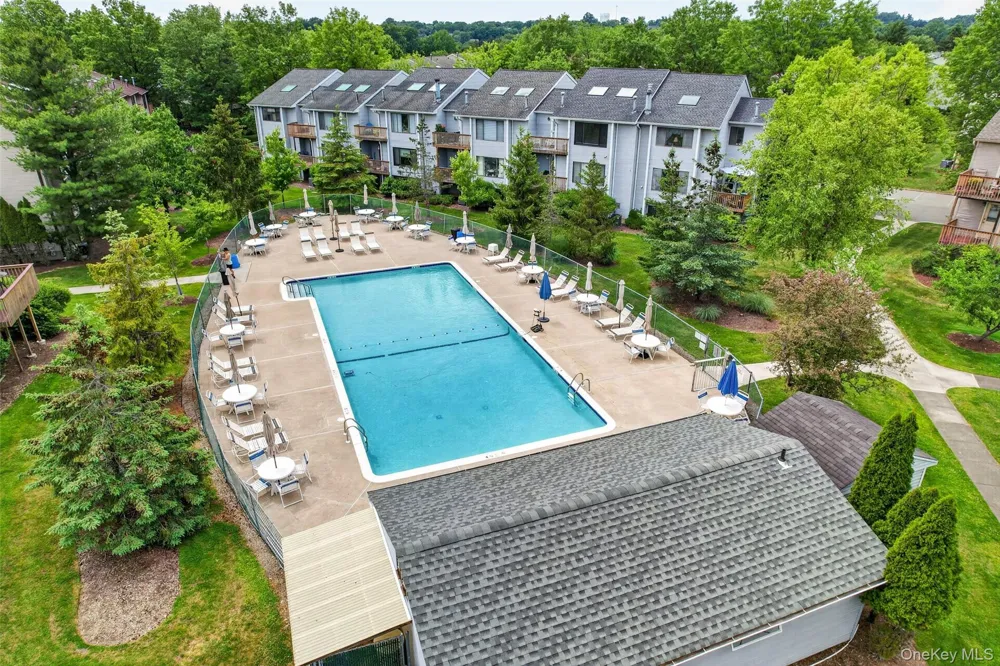 6 Linda Court Nanuet, NY 10954
