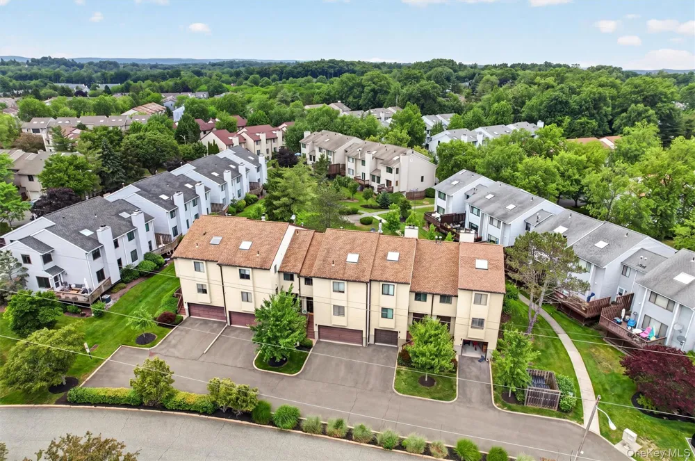 6 Linda Court Nanuet, NY 10954