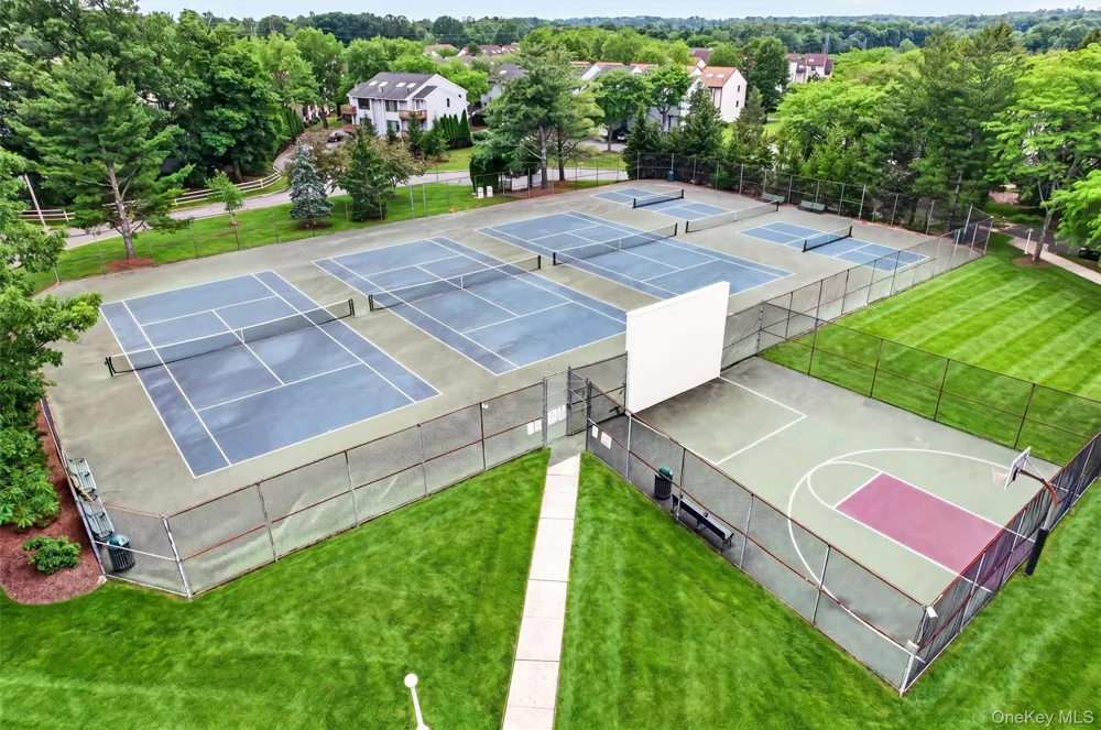 6 Linda Court Nanuet, NY 10954