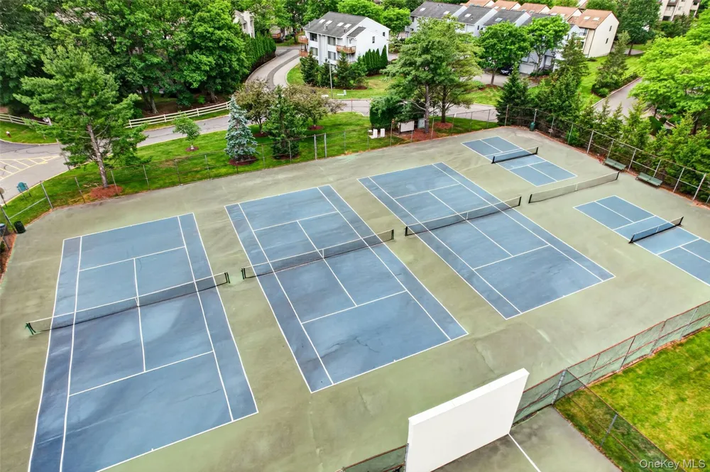 6 Linda Court Nanuet, NY 10954