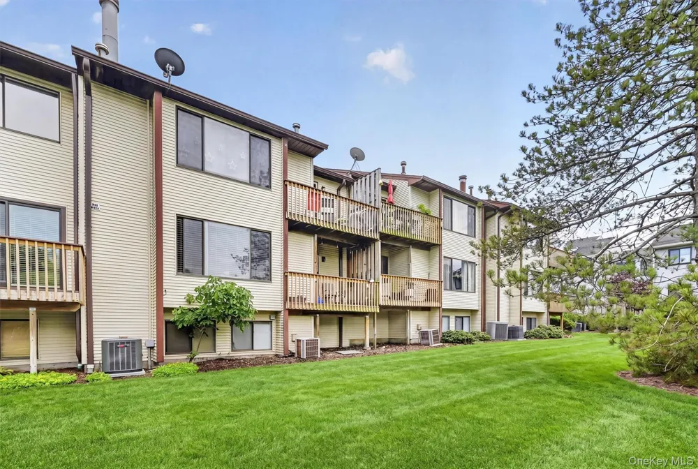 6 Linda Court Nanuet, NY 10954