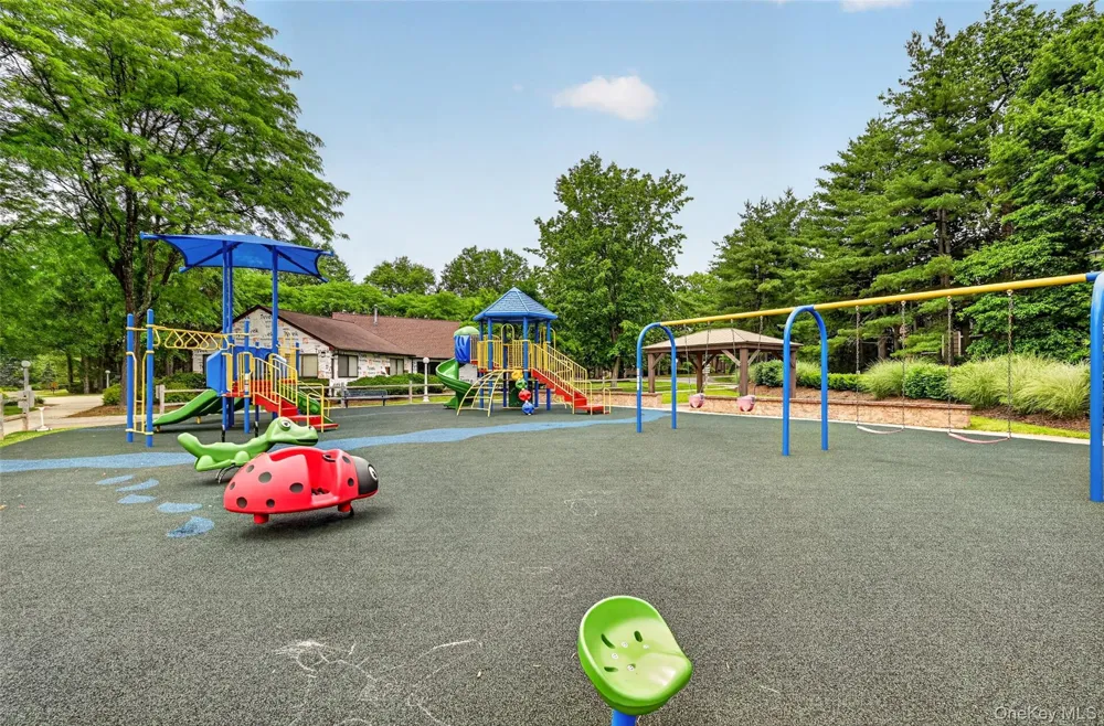 6 Linda Court Nanuet, NY 10954