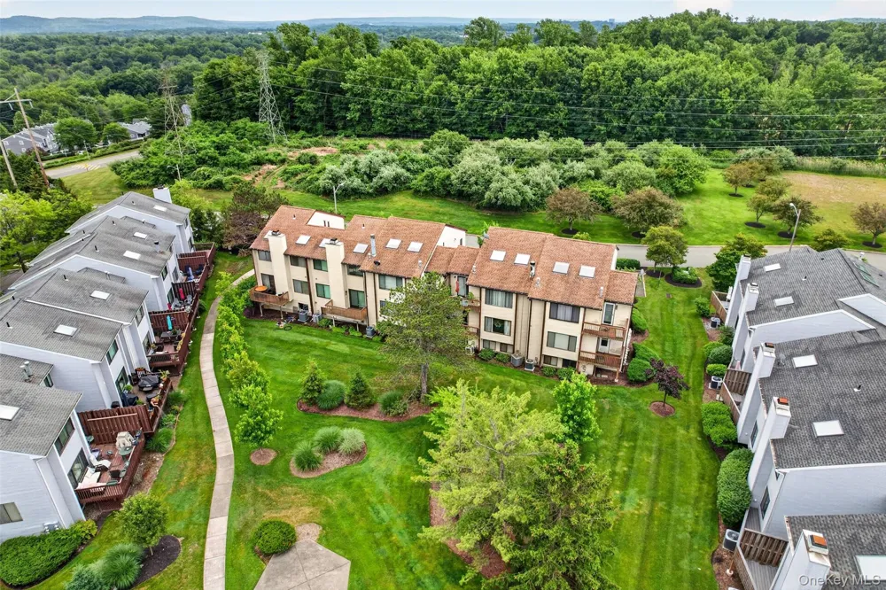 6 Linda Court Nanuet, NY 10954