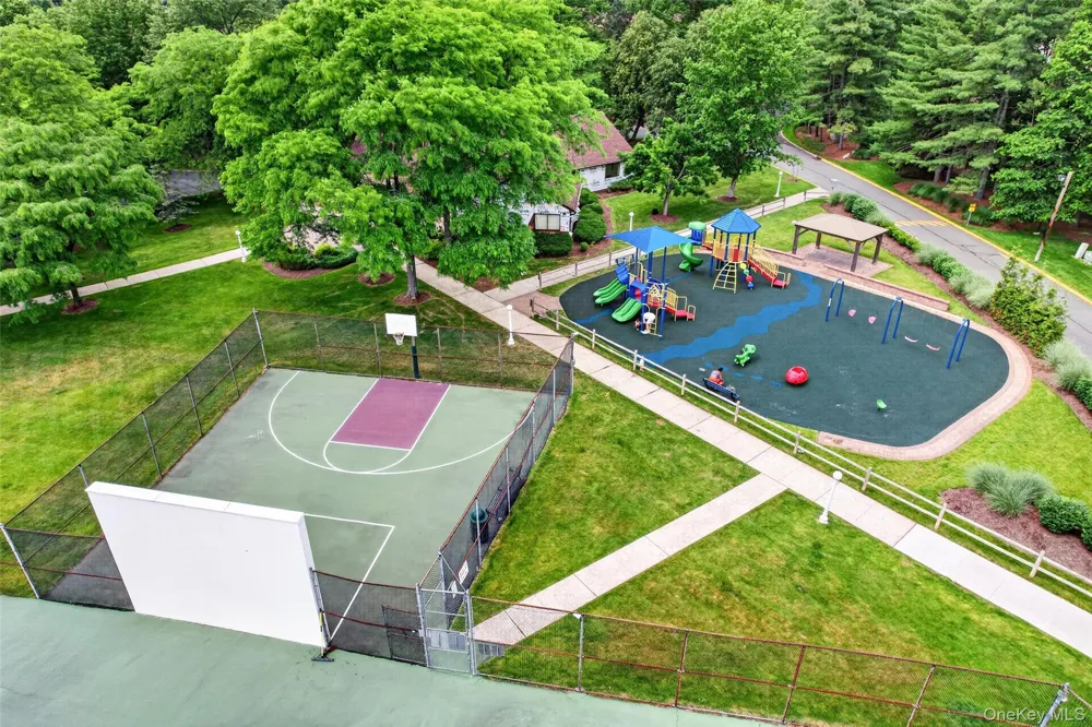 6 Linda Court Nanuet, NY 10954