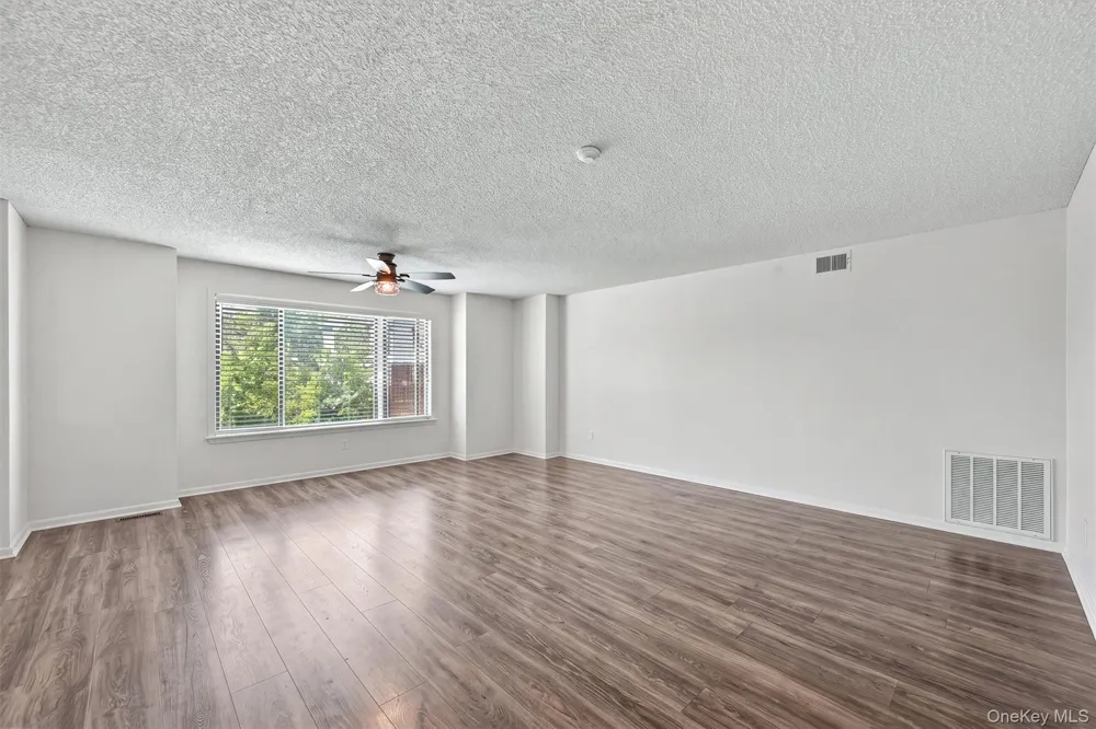 6 Linda Court Nanuet, NY 10954