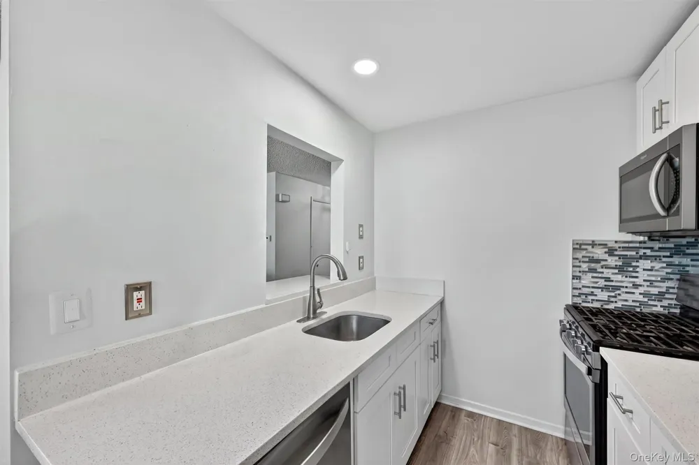 6 Linda Court Nanuet, NY 10954