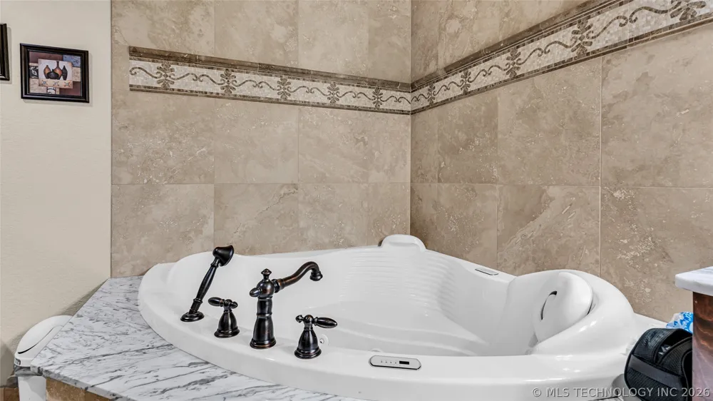 2800 Ridgeway Ardmore, OK 73401