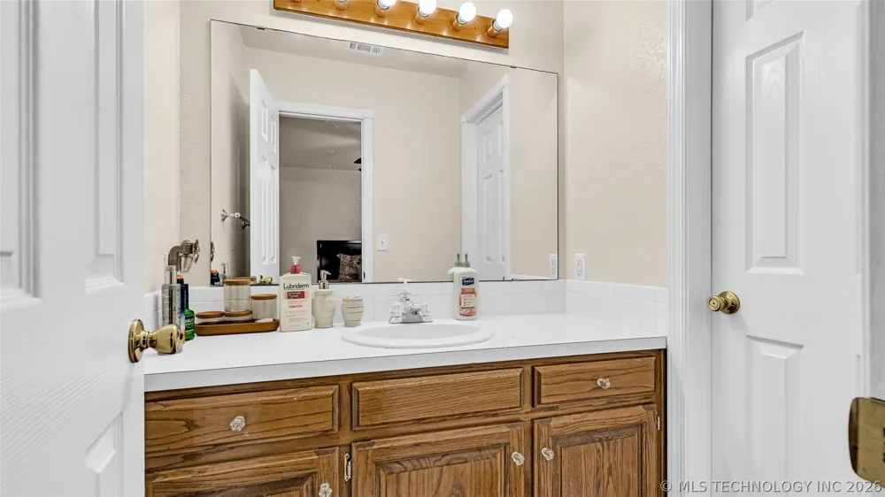 2800 Ridgeway Ardmore, OK 73401