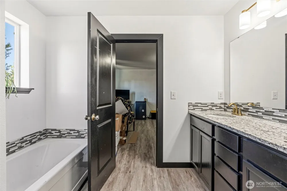 235 Flatt Road Kelso, WA 98626