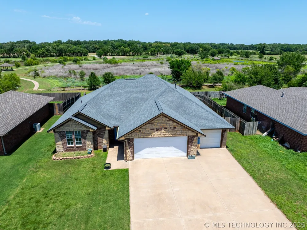 1702 W 21st Stillwater, OK 74074