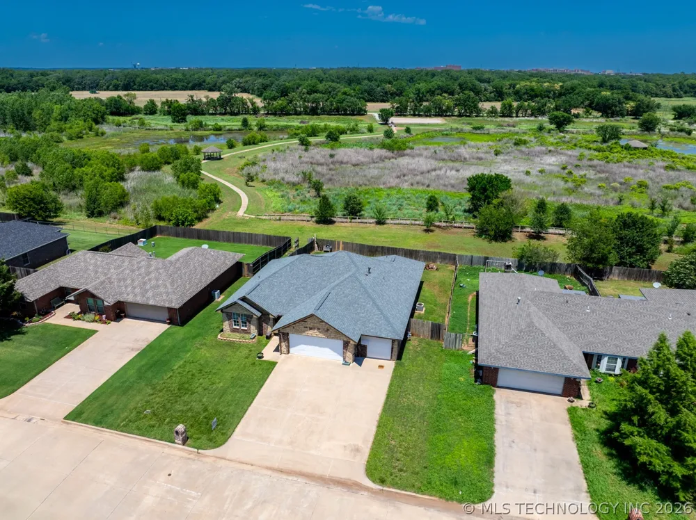 1702 W 21st Stillwater, OK 74074