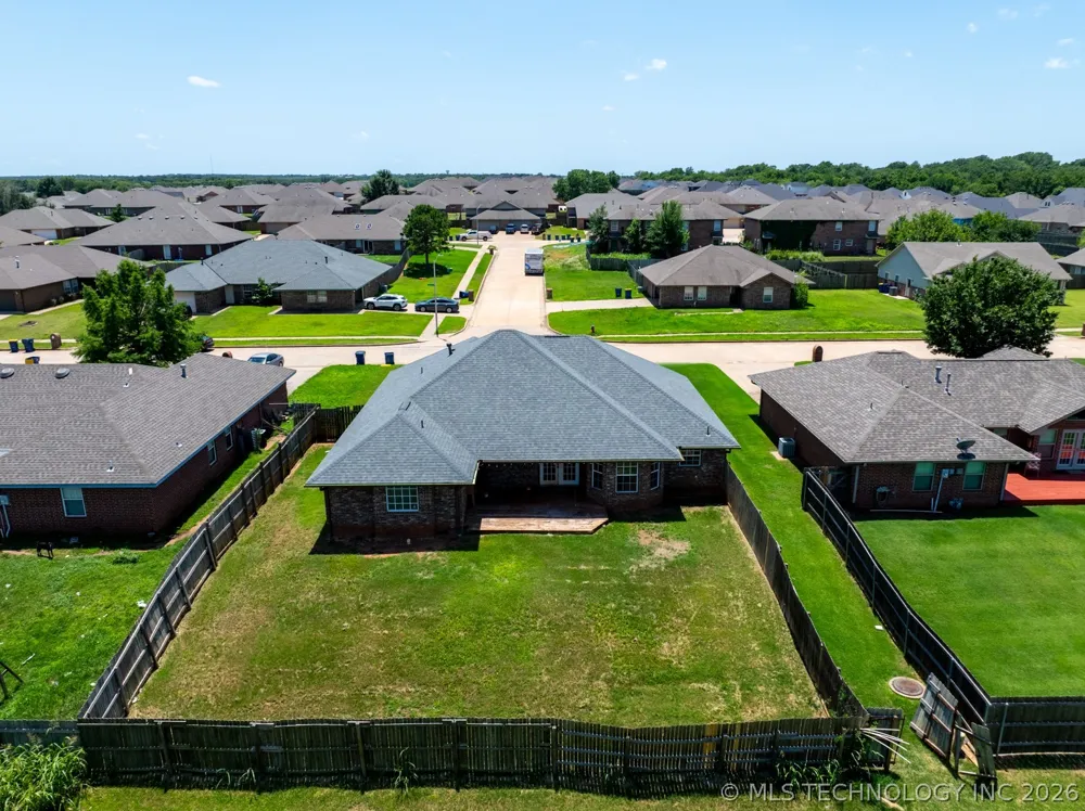 1702 W 21st Stillwater, OK 74074