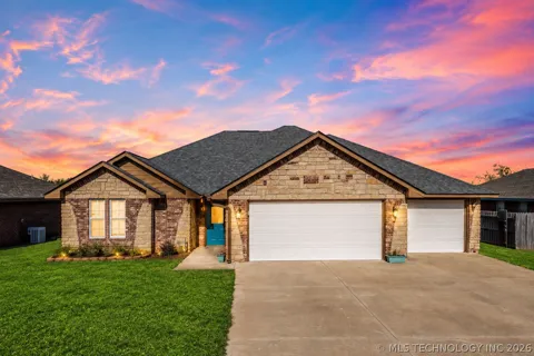 1702 W 21st