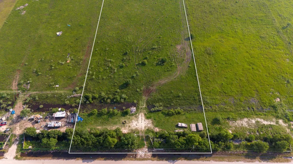 Hughes Road Guy, TX 77444