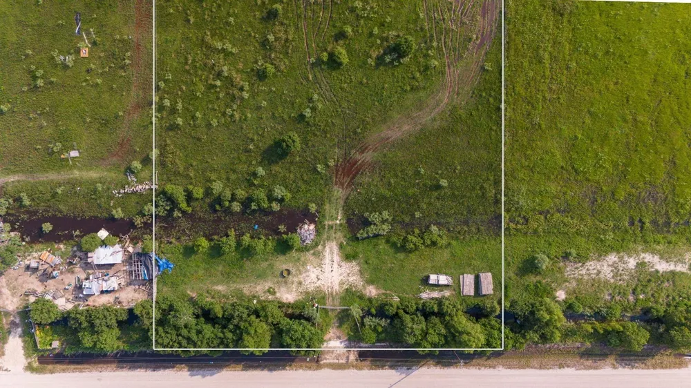 Hughes Road Guy, TX 77444