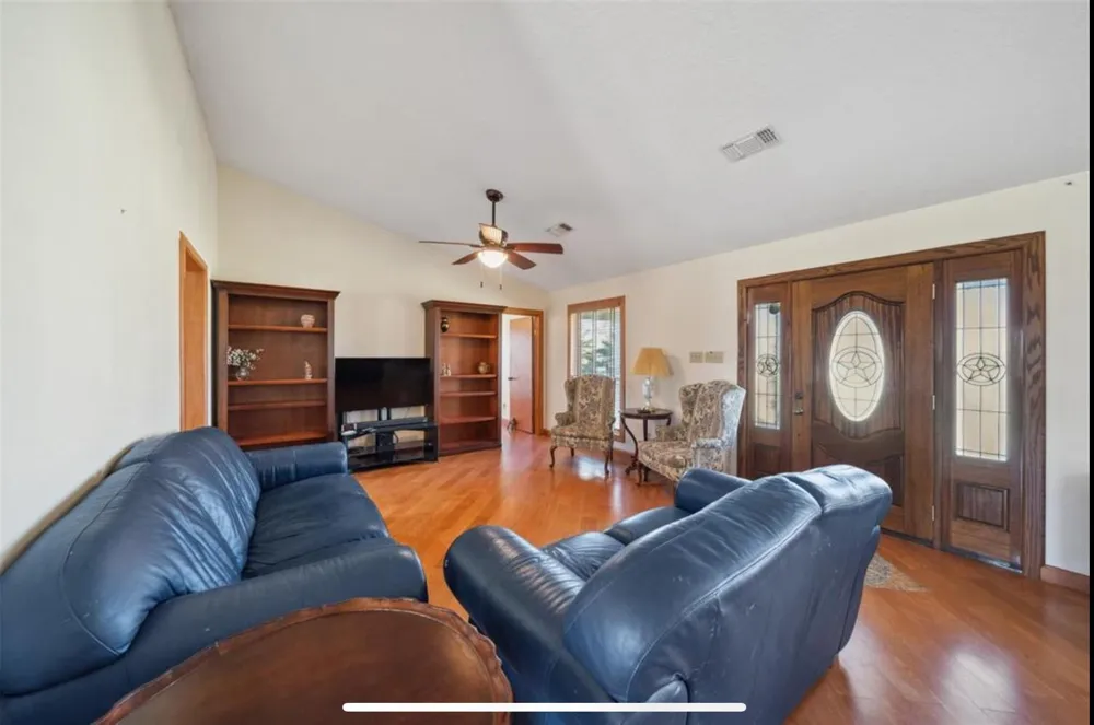 22349 Fm 359 Road Hempstead, TX 77445