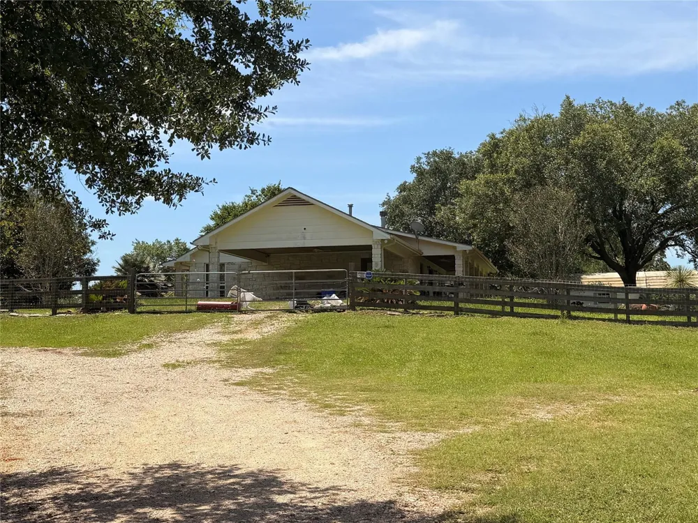22349 Fm 359 Road Hempstead, TX 77445