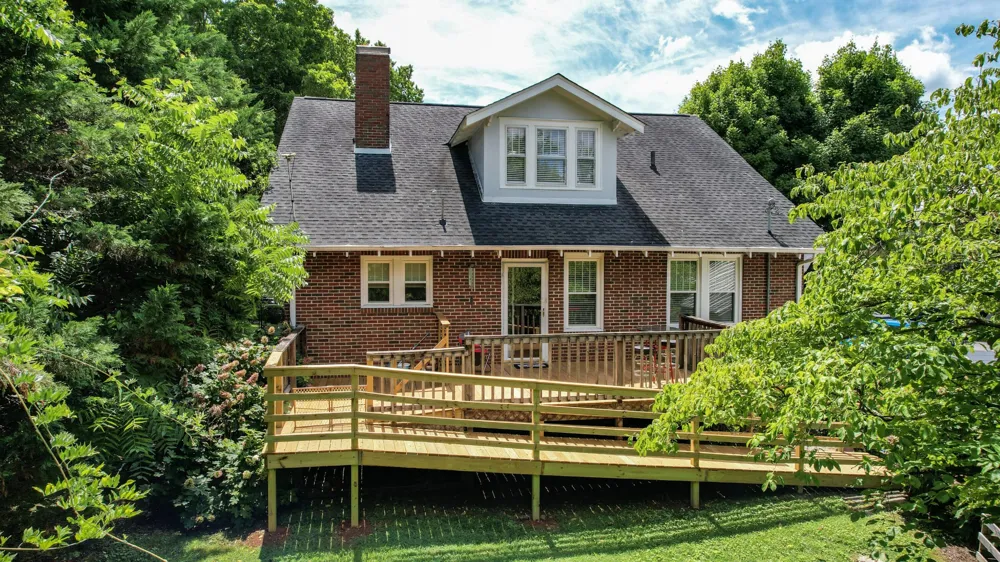 431 Highland Avenue NW Cleveland, TN 37311