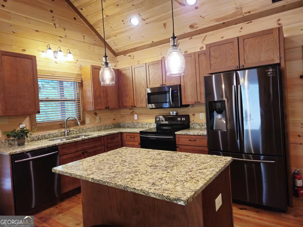 211 Winding Brook TRL Morganton, GA 30560