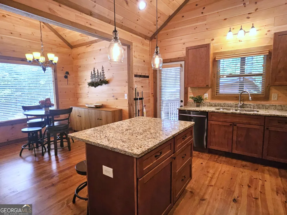 211 Winding Brook TRL Morganton, GA 30560