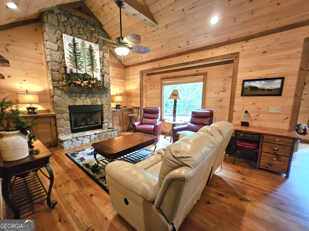 211 Winding Brook TRL Morganton, GA 30560