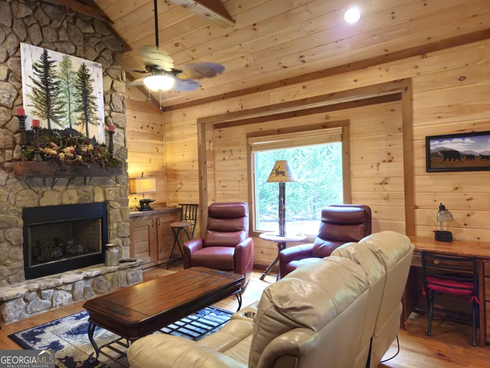 211 Winding Brook TRL Morganton, GA 30560