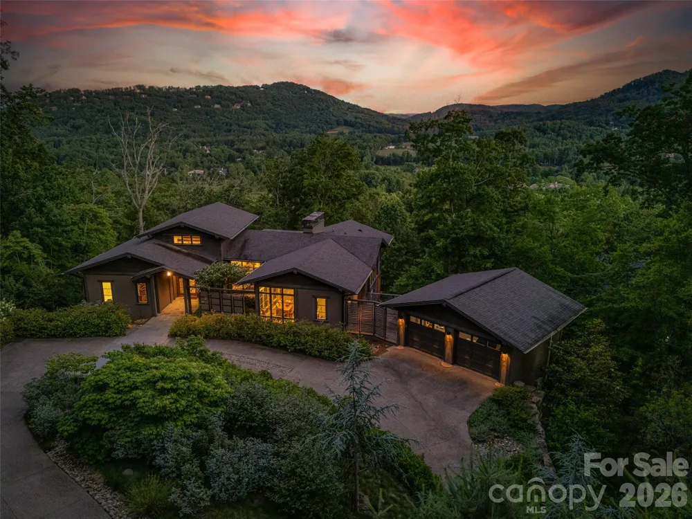 1121 Timberbluff Way Arden, NC 28704