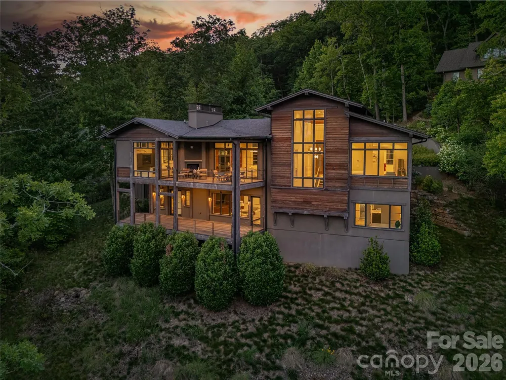 1121 Timberbluff Way Arden, NC 28704