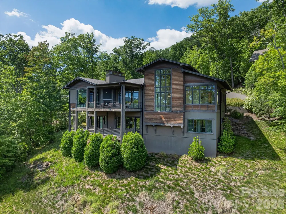 1121 Timberbluff Way Arden, NC 28704