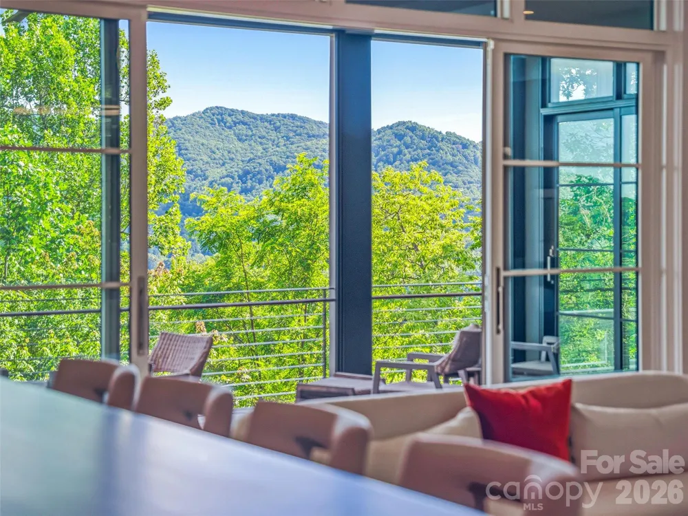 1121 Timberbluff Way Arden, NC 28704