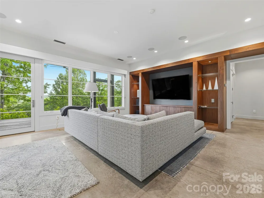 1121 Timberbluff Way Arden, NC 28704