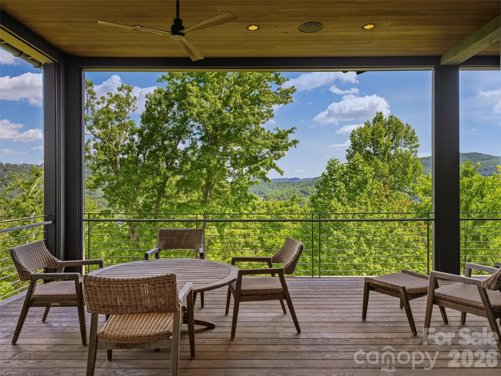 1121 Timberbluff Way Arden, NC 28704