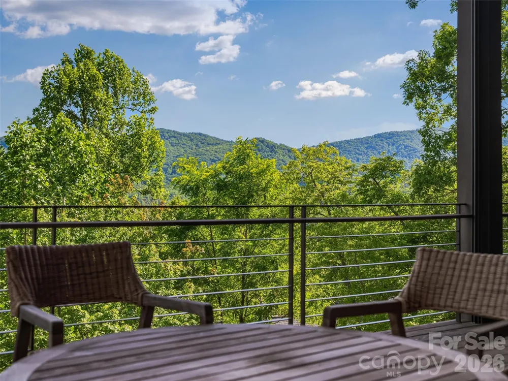 1121 Timberbluff Way Arden, NC 28704