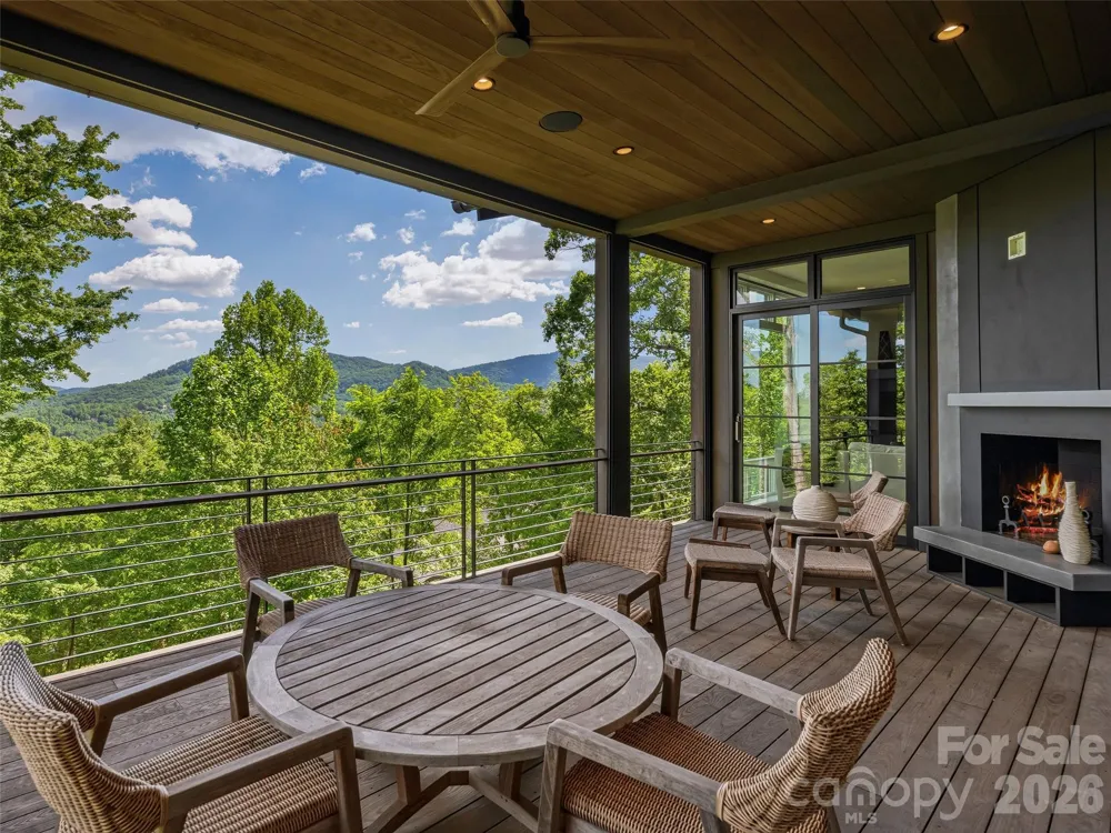 1121 Timberbluff Way Arden, NC 28704