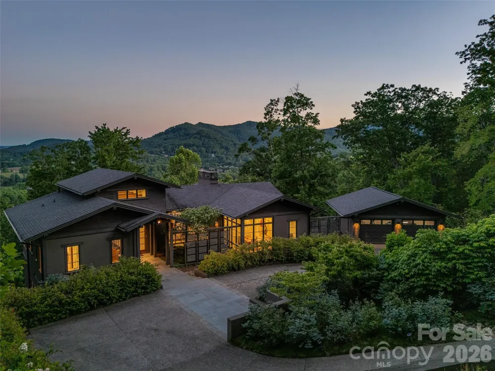 1121 Timberbluff Way Arden, NC 28704