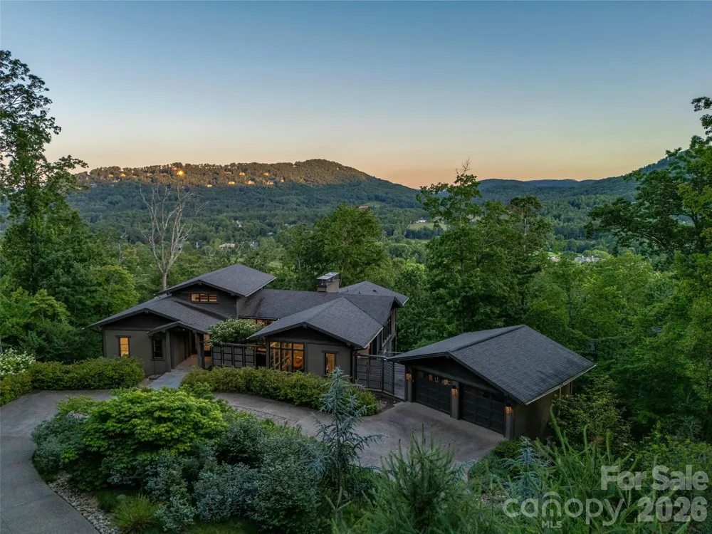 1121 Timberbluff Way Arden, NC 28704