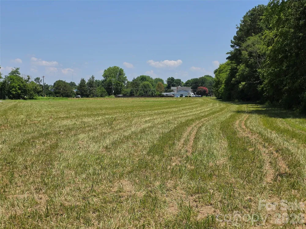 8305 Rocky River Road Harrisburg, NC 28075