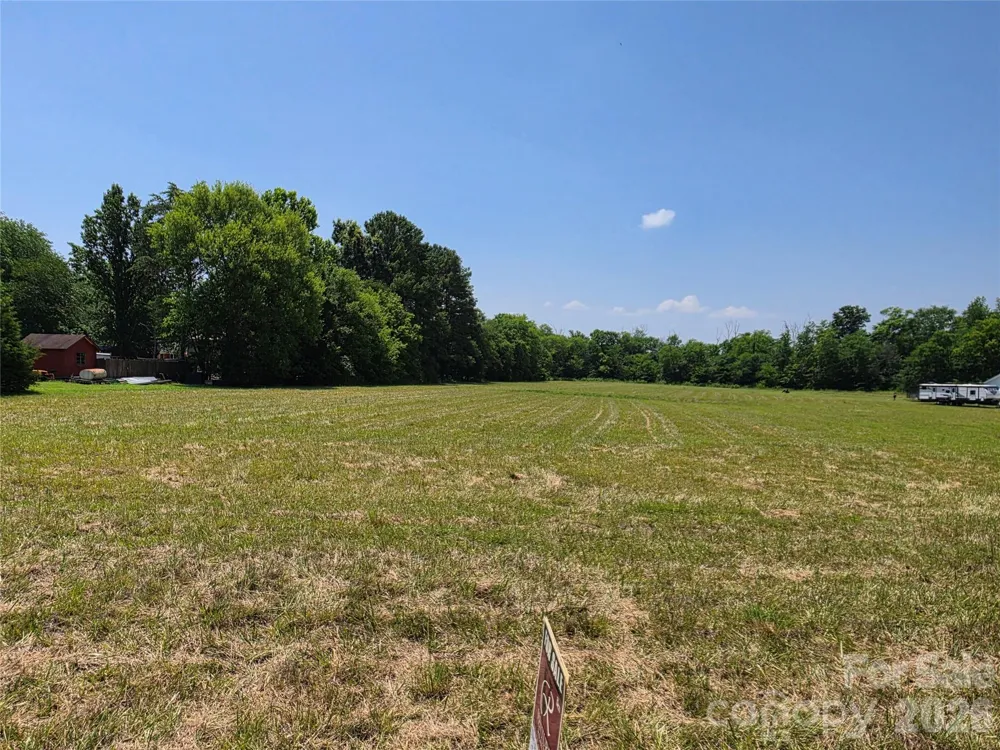 8305 Rocky River Road Harrisburg, NC 28075