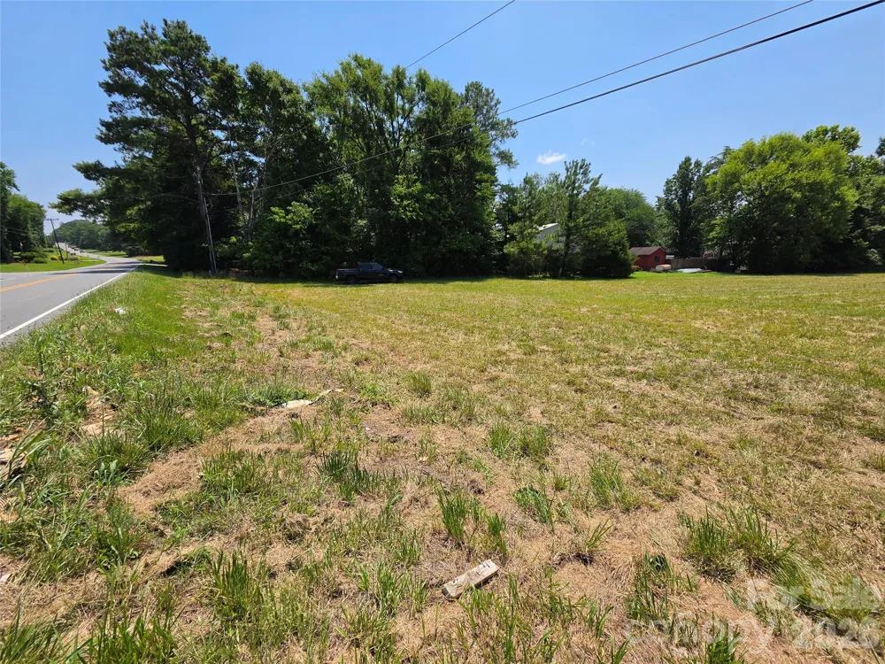 8305 Rocky River Road Harrisburg, NC 28075
